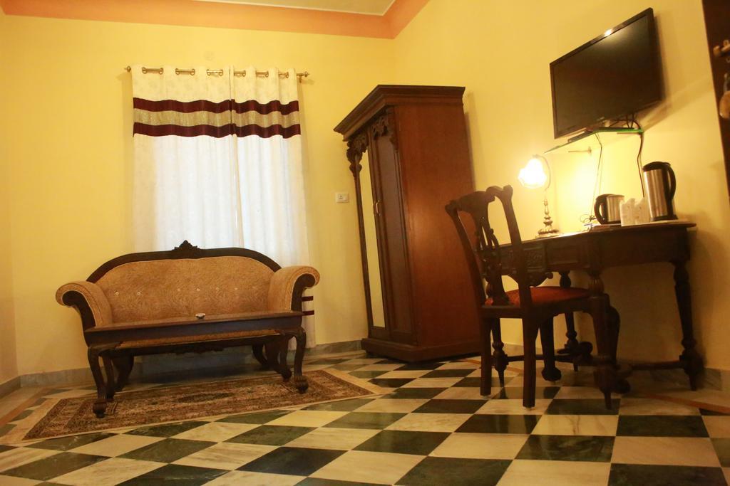 V Resorts Rajmahal 오르차 외부 사진