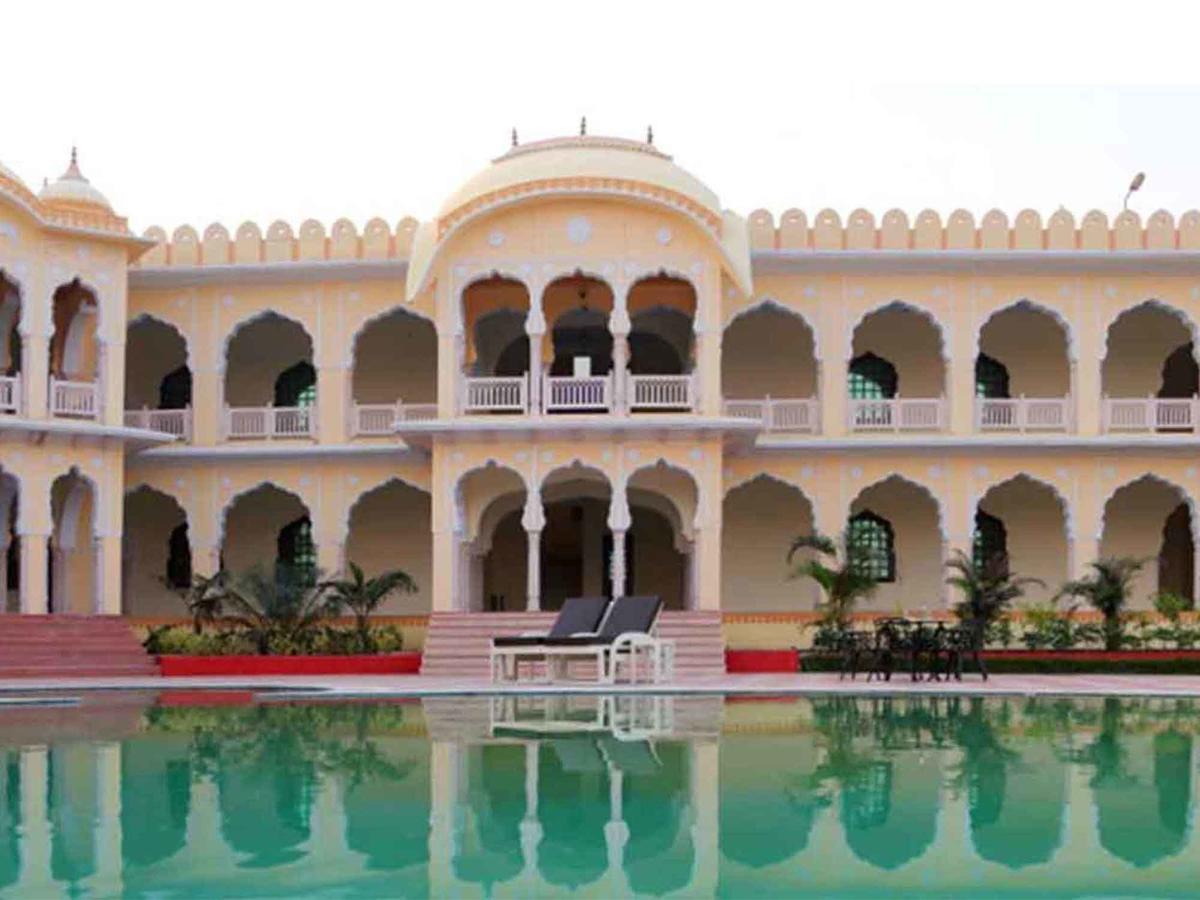 V Resorts Rajmahal 오르차 외부 사진